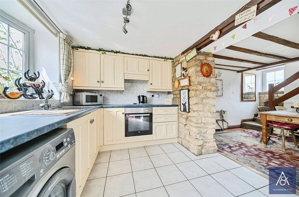 Property photo 2 of 18 Kitchen