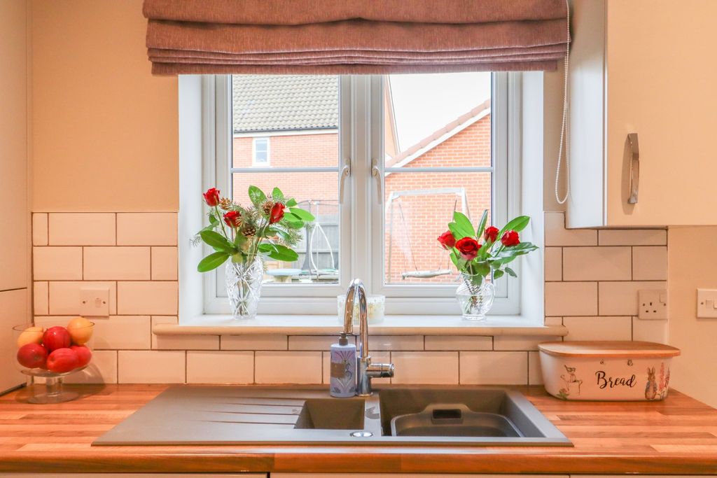 Property photo 3 of 21 4727326