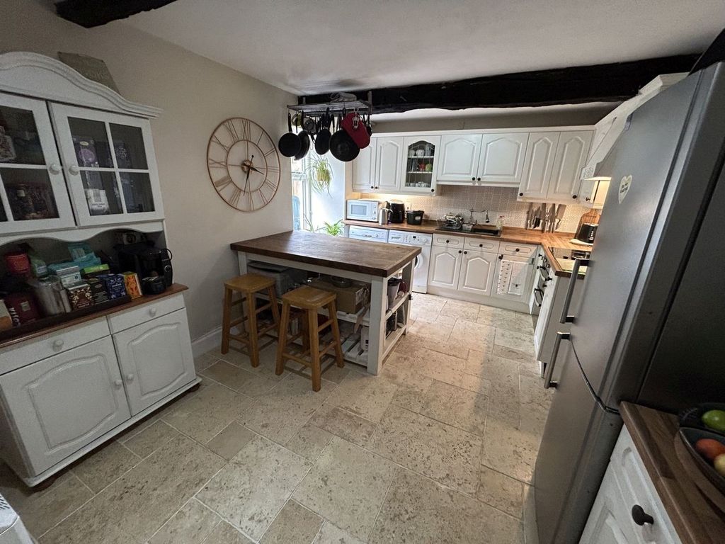 Property photo 2 of 18