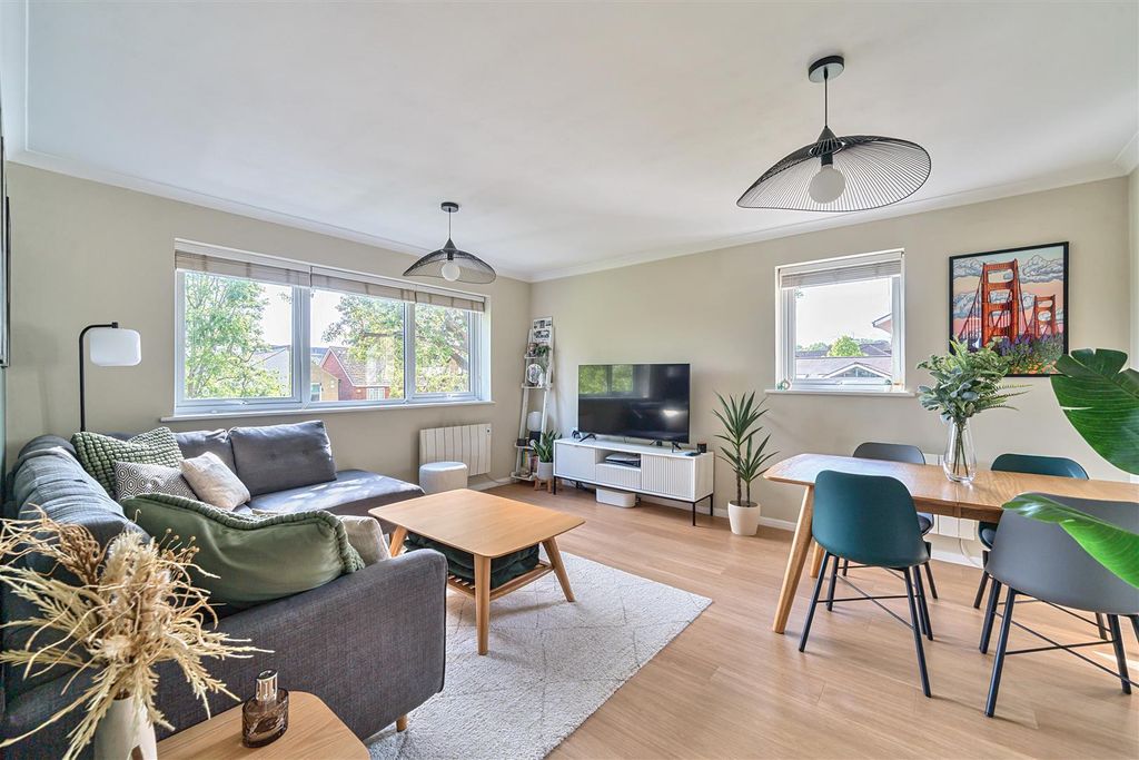 Property photo 2 of 16 1299921-5-6836Cdb2d3254.Jpg