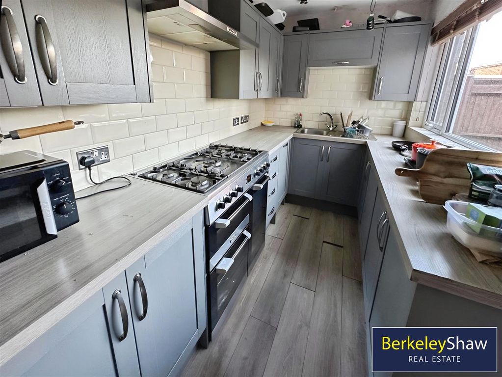 Property photo 3 of 14 Communal Kitchen Area