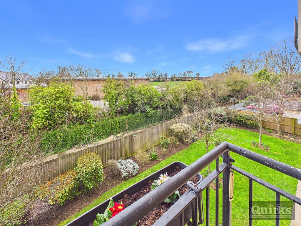 Property photo 3 of 10 Cam02342G0-Pr0162-Still007.Jpg