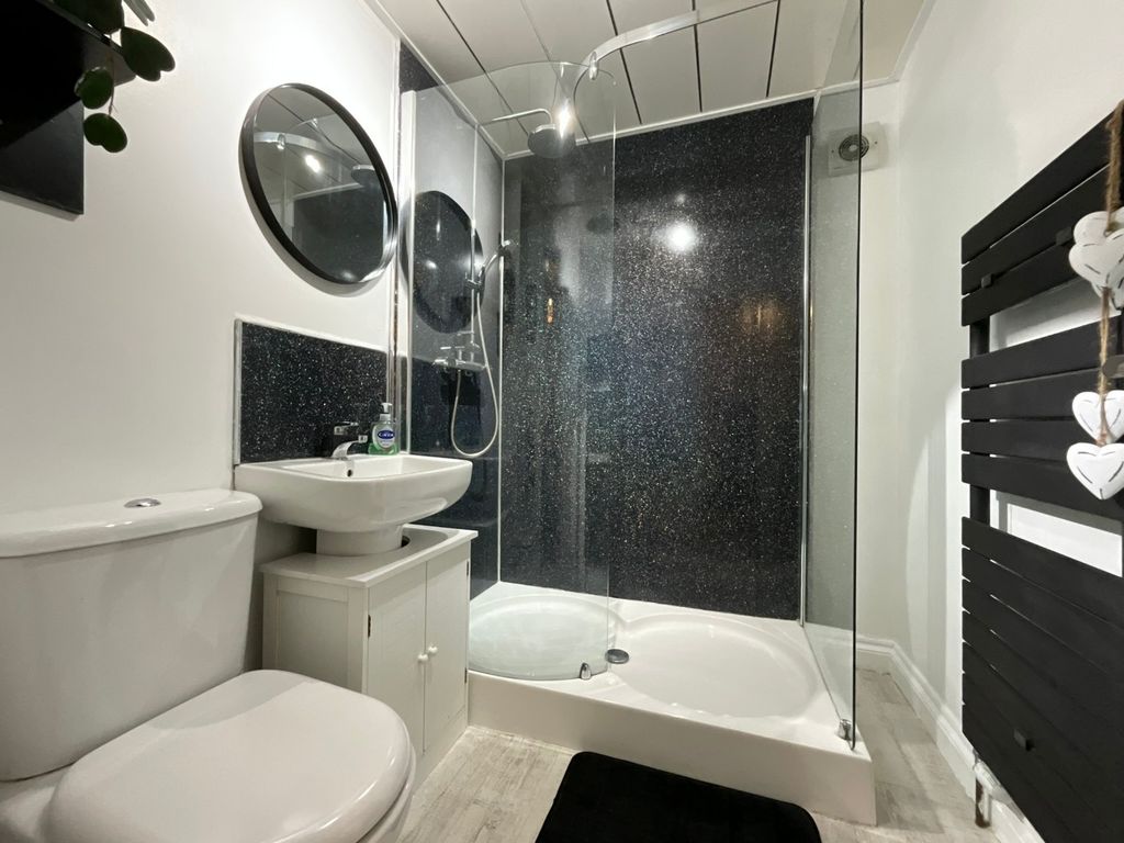 Property photo 3 of 13 4697635