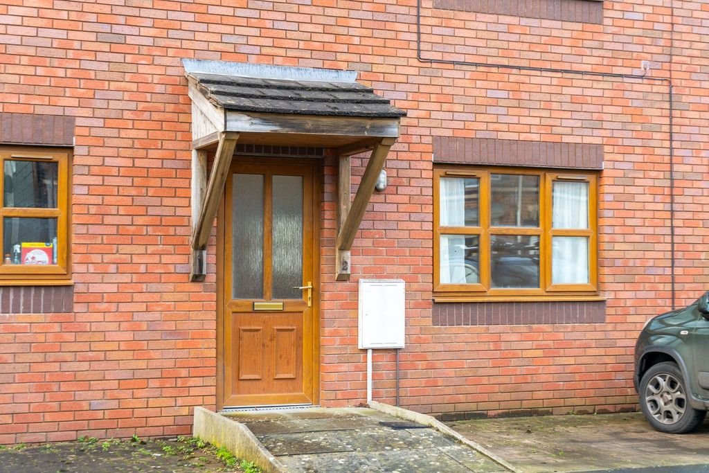 Property photo 3 of 23