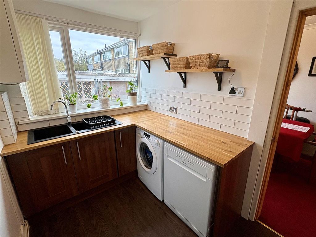 Property photo 3 of 20