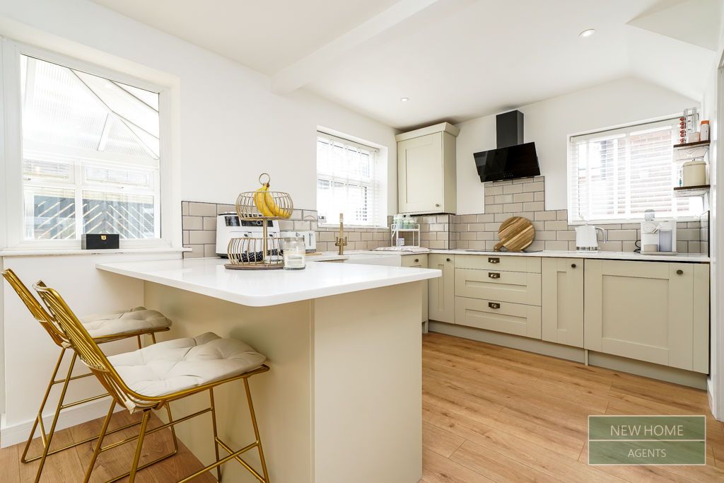 Property photo 3 of 17 Photo 8