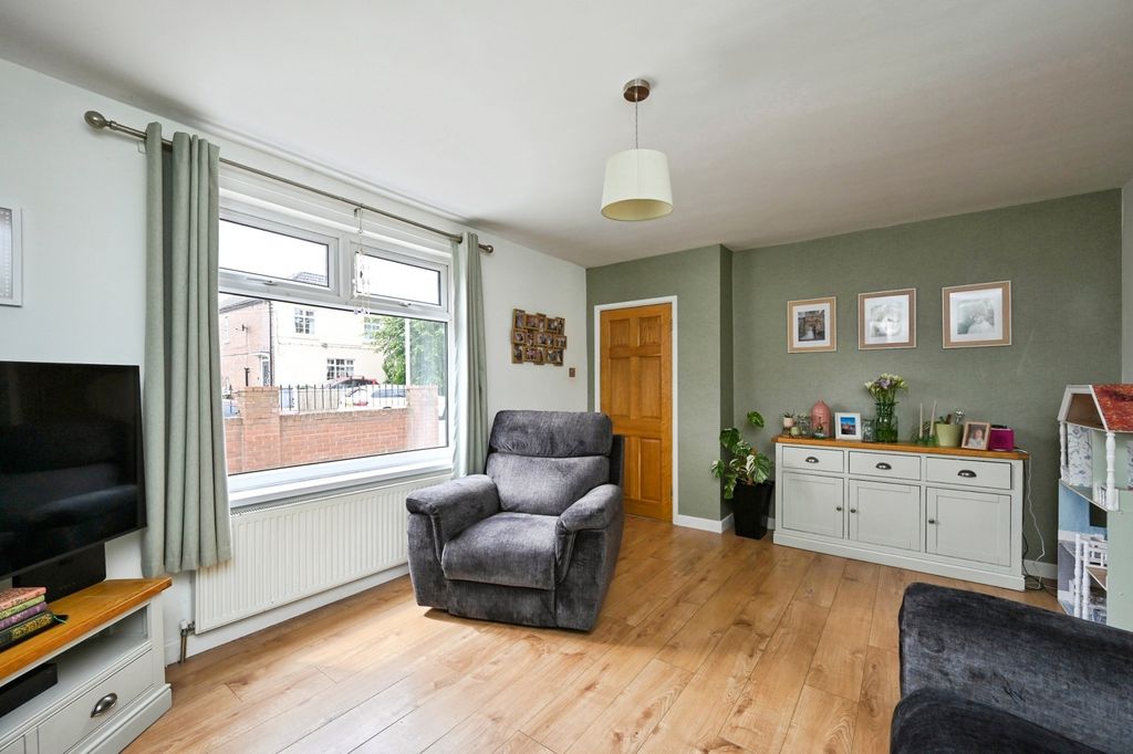 Property photo 3 of 16 Pbox-Img.Jpg