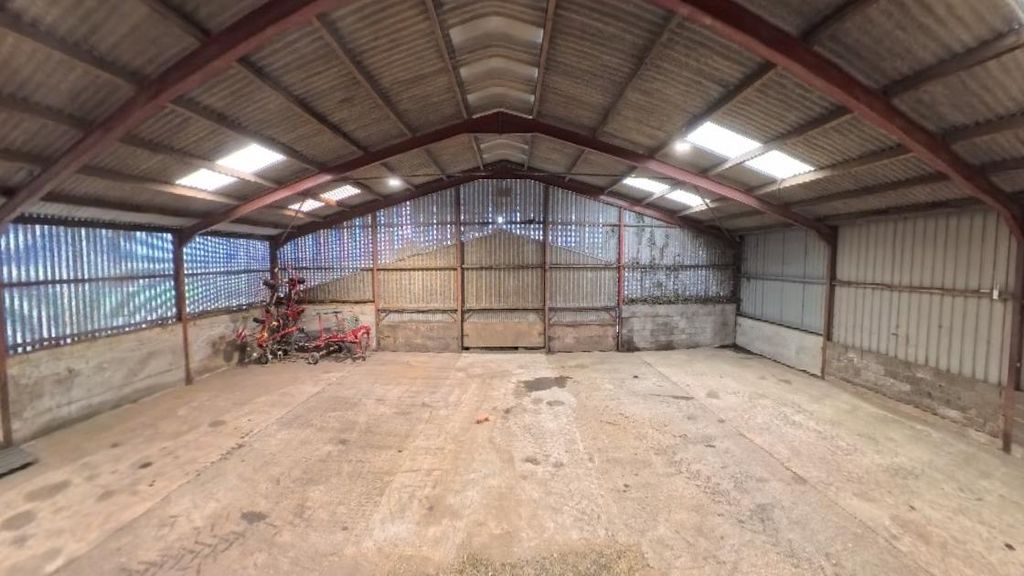 Property photo 2 of 5 3