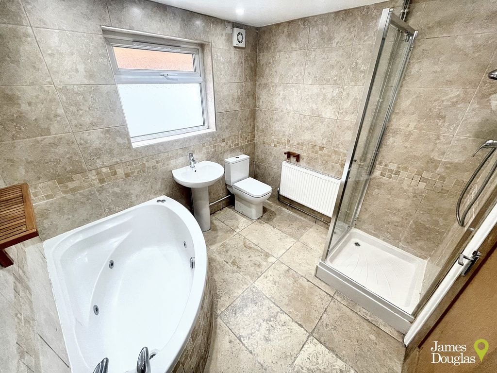 Property photo 3 of 20 Bath1 (1)