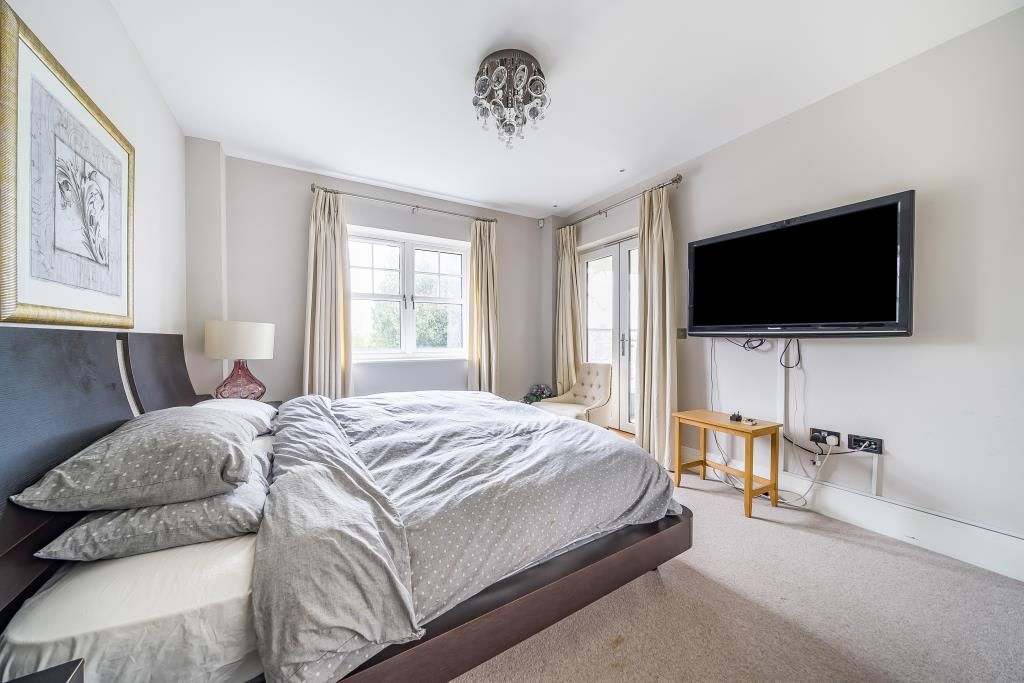 Property photo 3 of 21 Bathroom