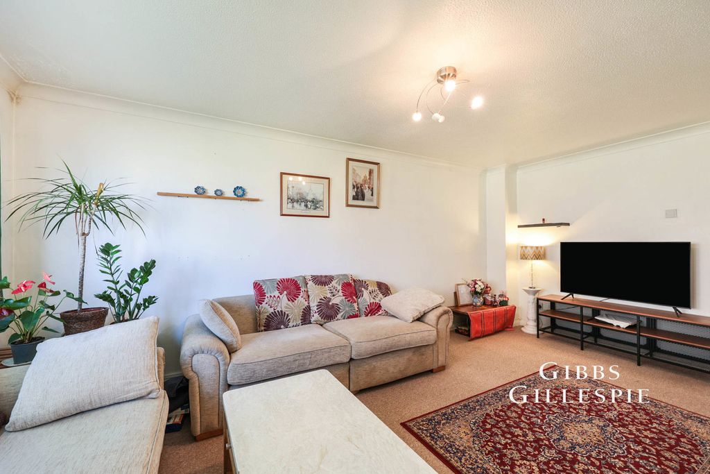 Property photo 3 of 9 Photo