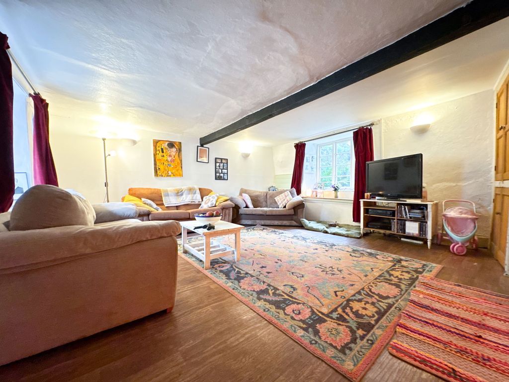 Property photo 3 of 37