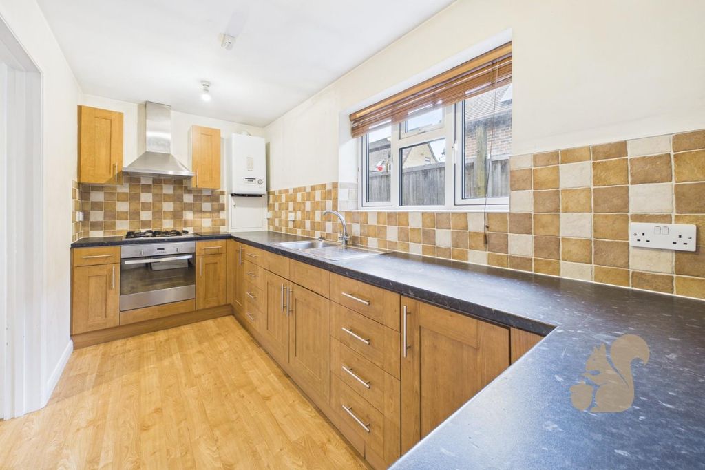 Property photo 3 of 8 Kitchen
