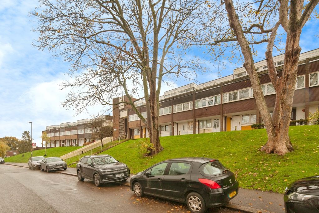 Property photo 1 of 9 Photo