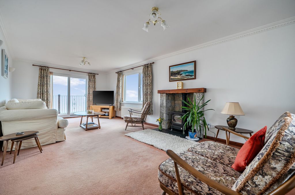 Property photo 3 of 25 1421947-15-69B2c2...