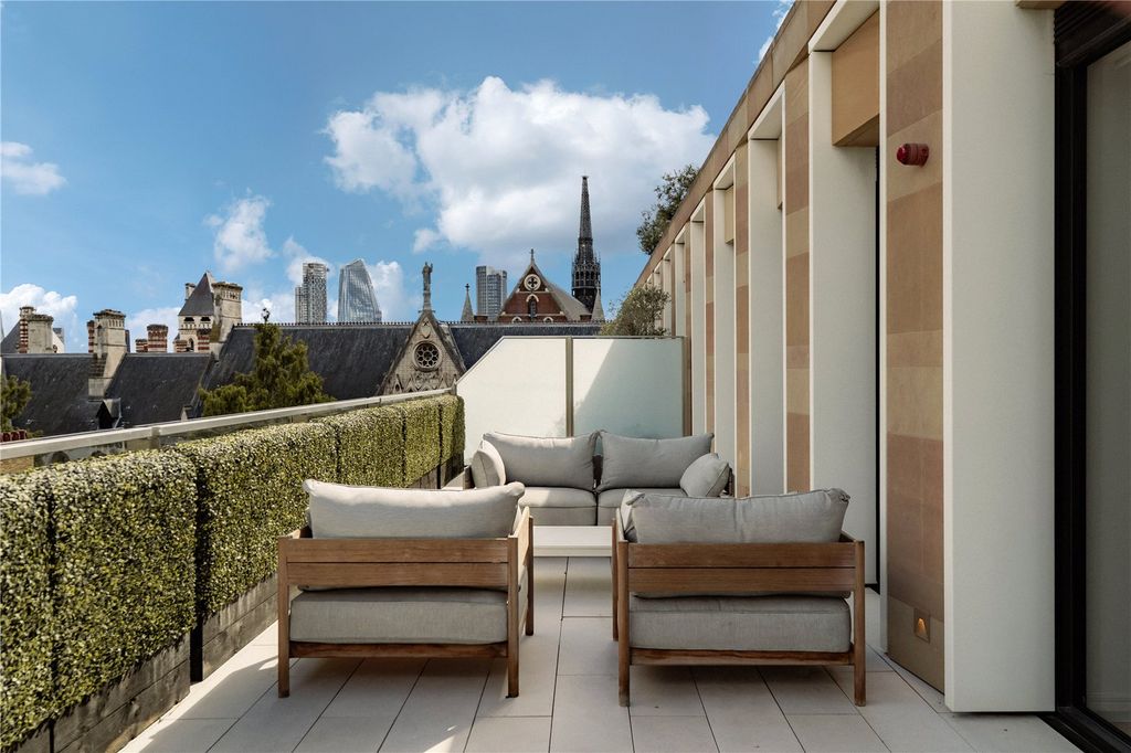 Property photo 1 of 10 Terrace