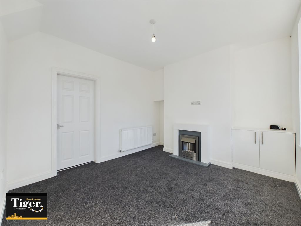 Property photo 2 of 11 Cam03440G0-Pr0027-Still002