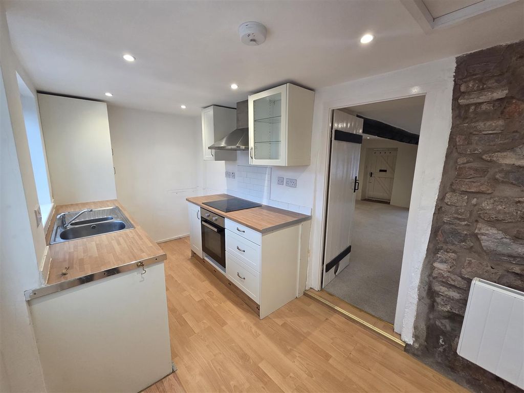 Property photo 3 of 15 Kitchen