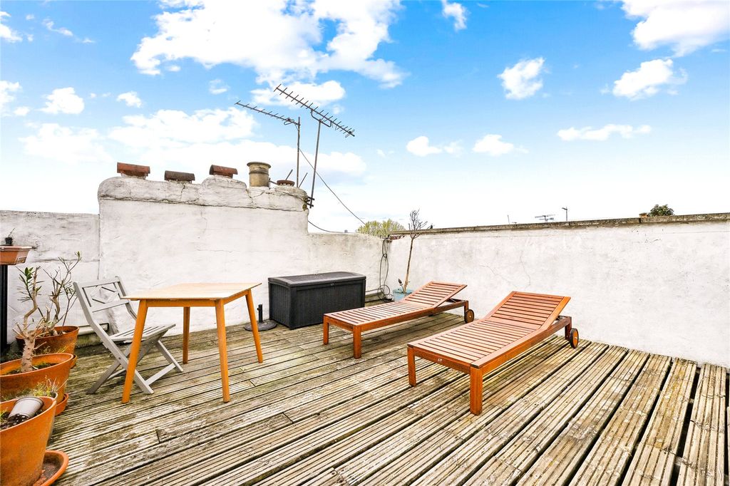 Property photo 1 of 11 Terrace