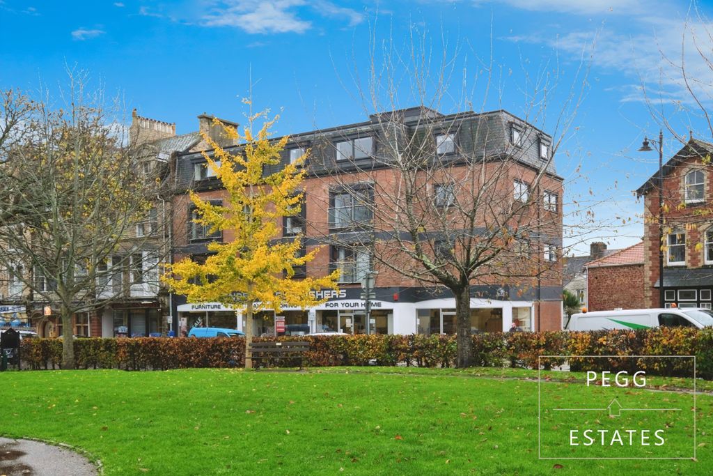 Property photo 1 of 30