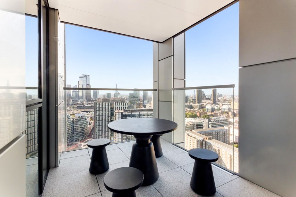 Property photo 3 of 11 Atlas Building
