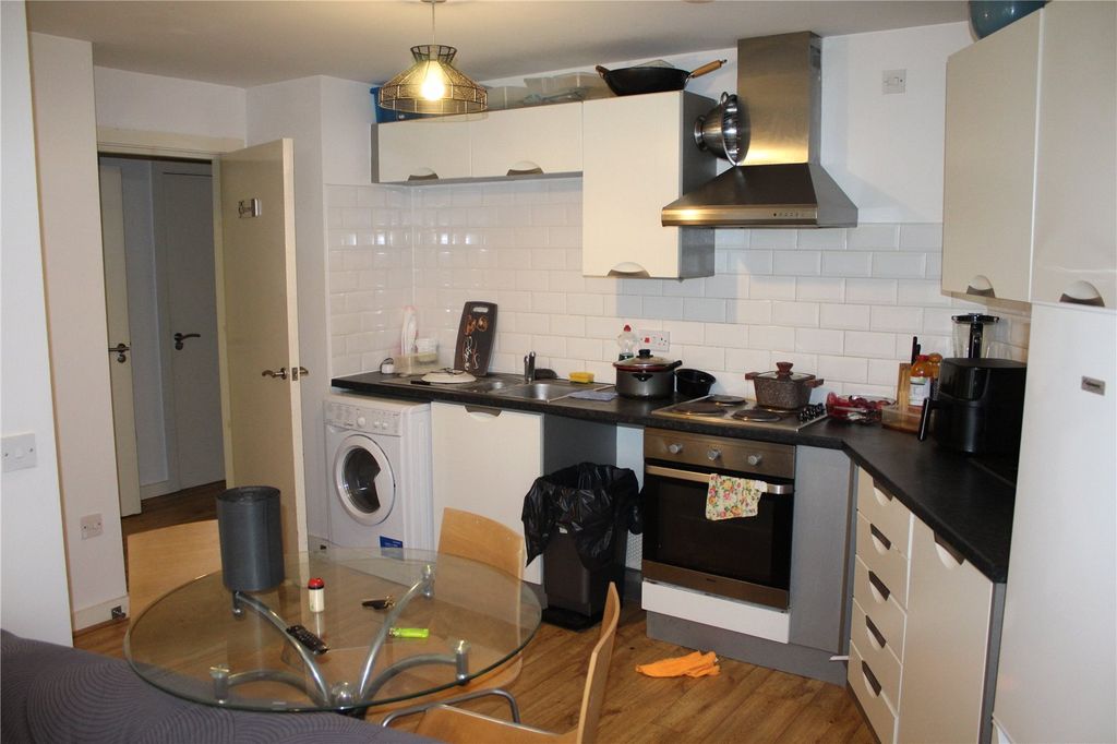 Property photo 3 of 8 Picture No. 04