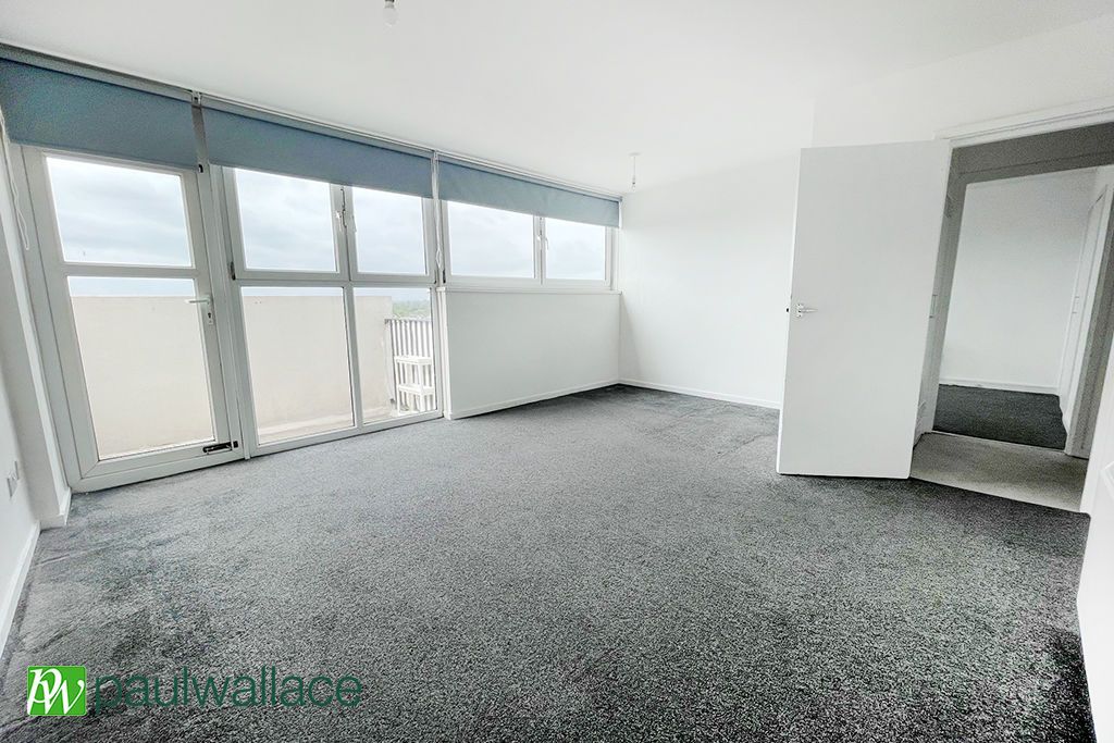 Property photo 2 of 7 Lounge