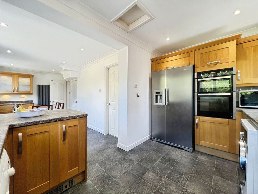 Property photo 3 of 29 Kitchen
