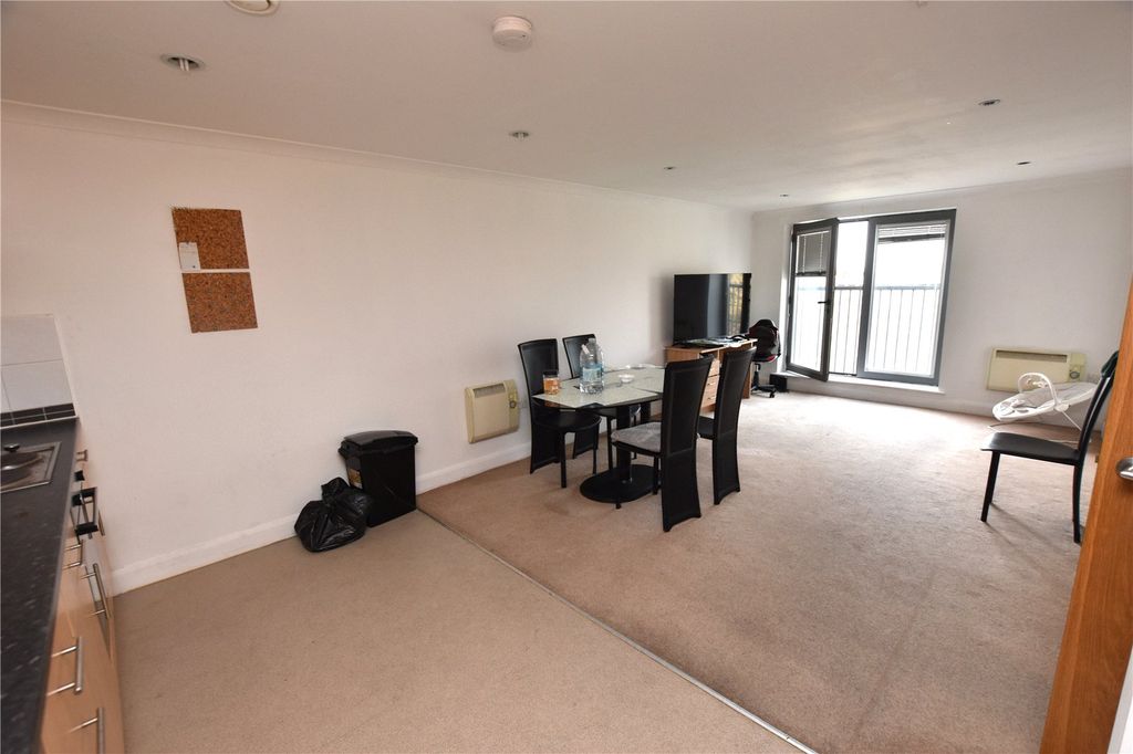 Property photo 2 of 11 Picture No. 13