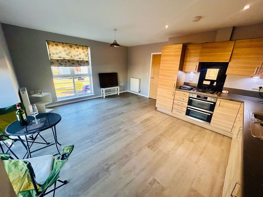 Property photo 2 of 17