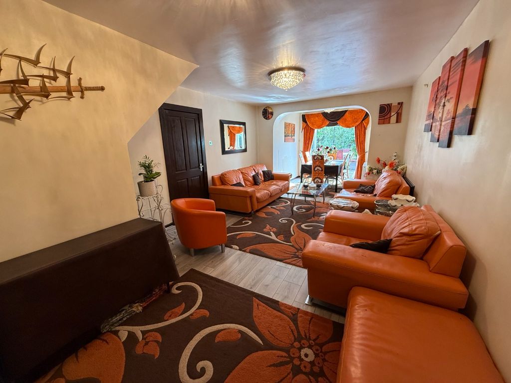 Property photo 3 of 18 5193043