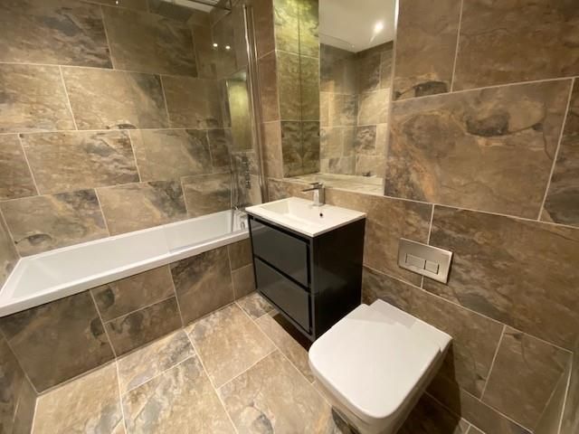 Property photo 3 of 7 Bathroom.Jpg