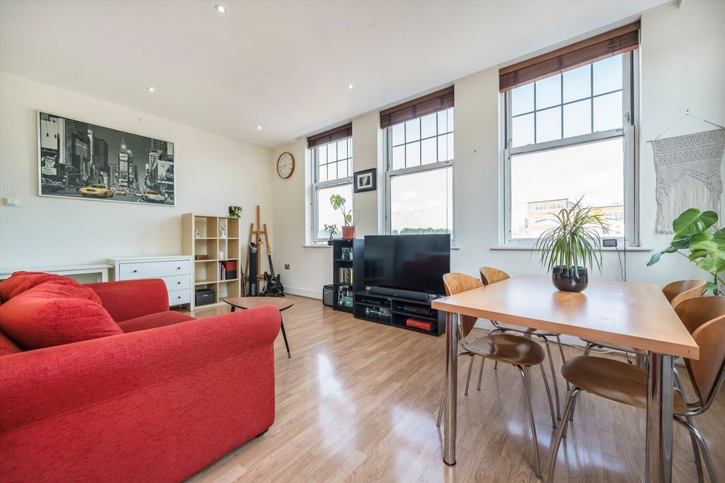 Property photo 2 of 5