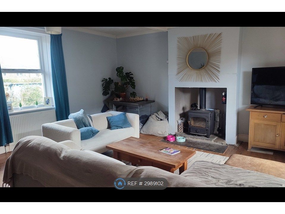 Property photo 1 of 16 Sitting Room