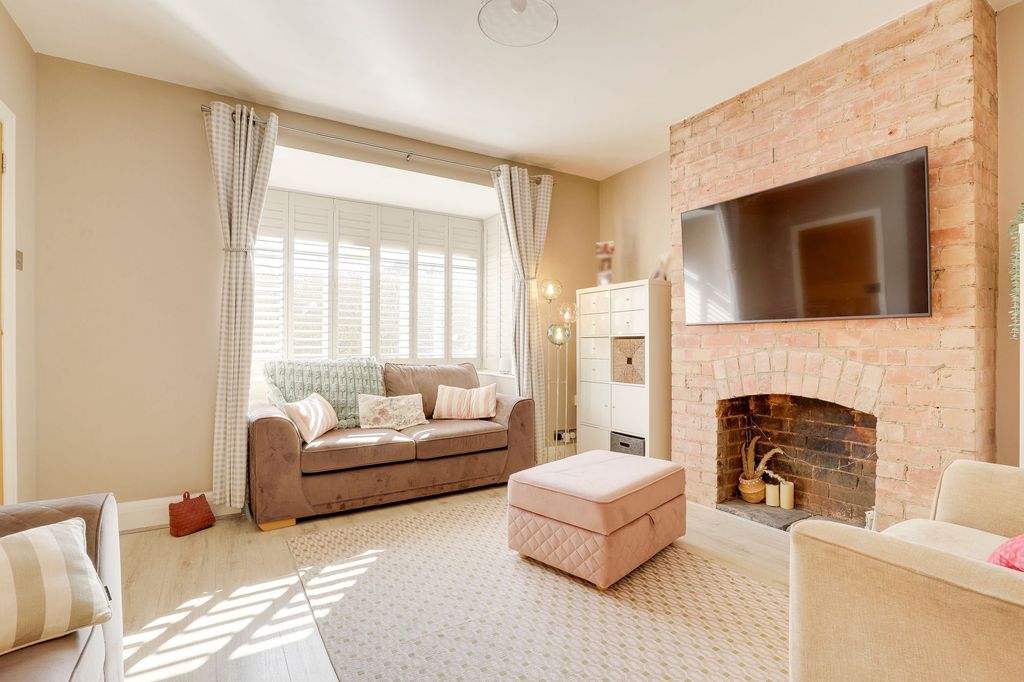 Property photo 3 of 23