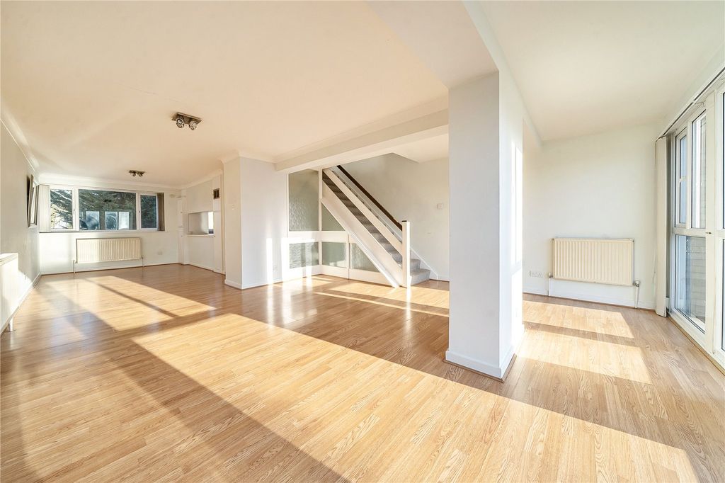 Property photo 2 of 19 Picture No. 13