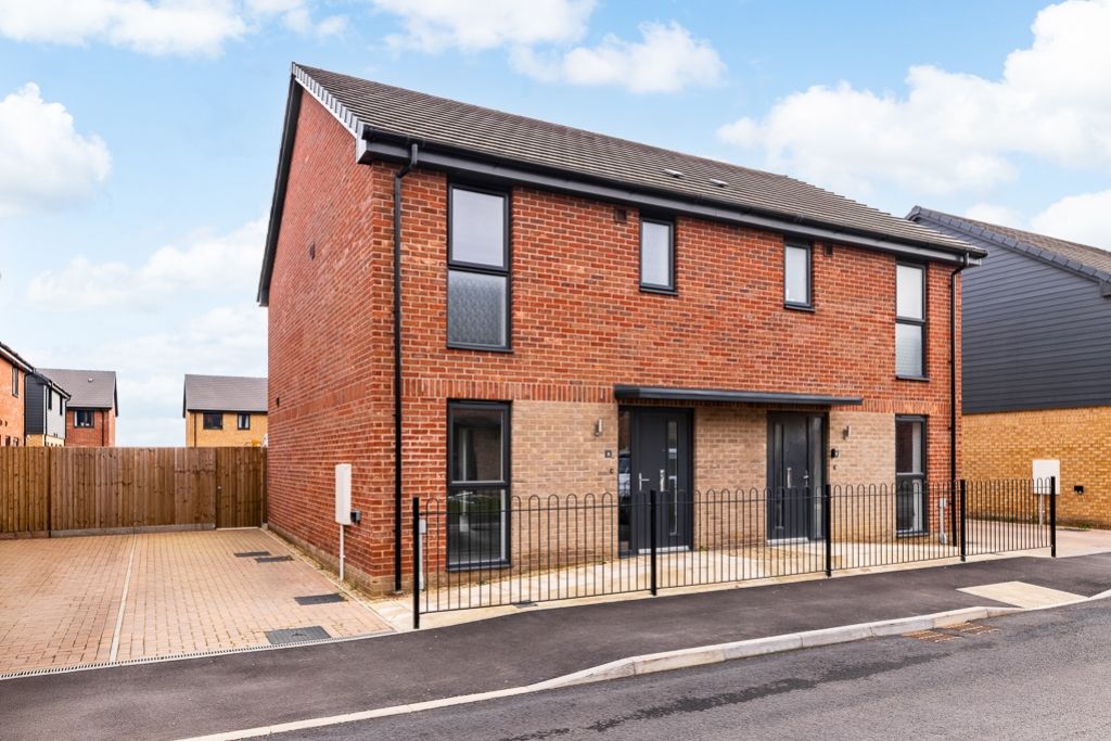 Property photo 1 of 22 6 Oaks Road (Fishtoft)-1