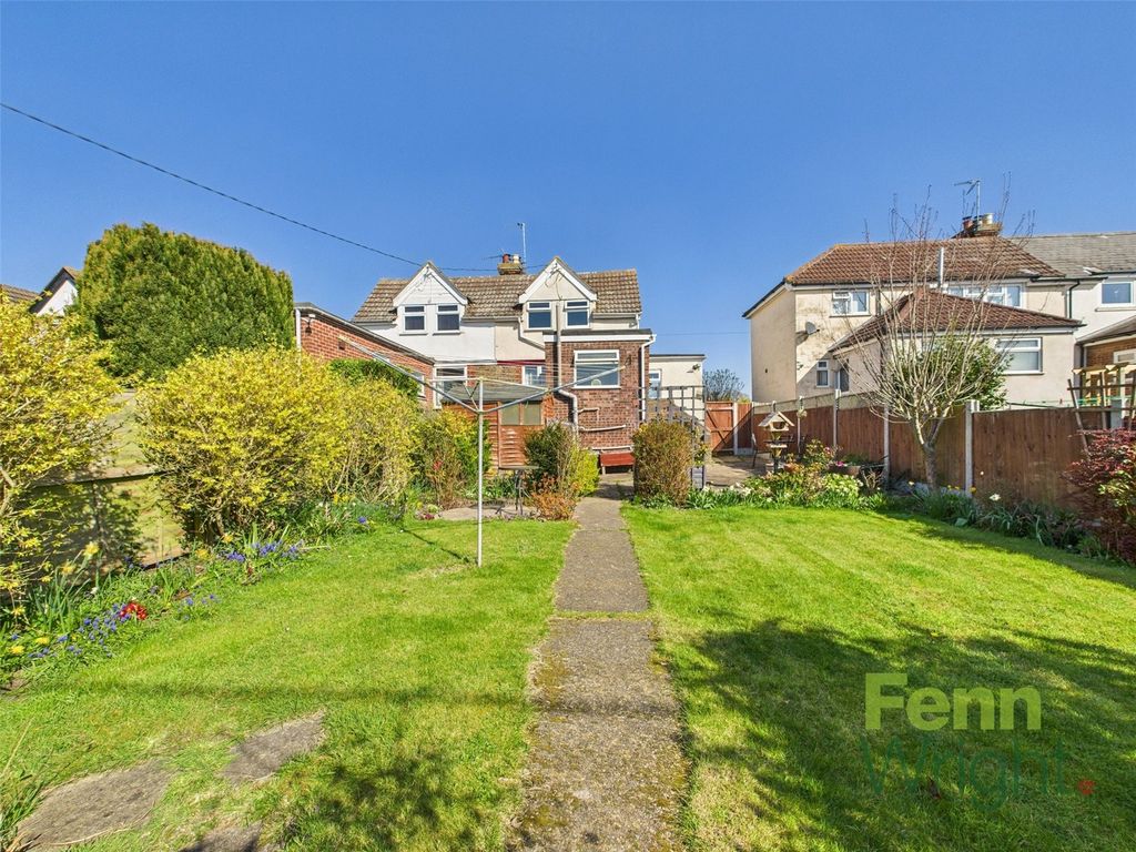 Property photo 3 of 20 3 - Picture No. 32