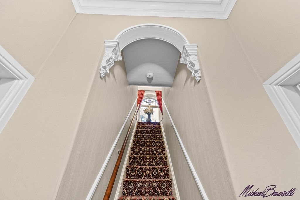 Property photo 2 of 34