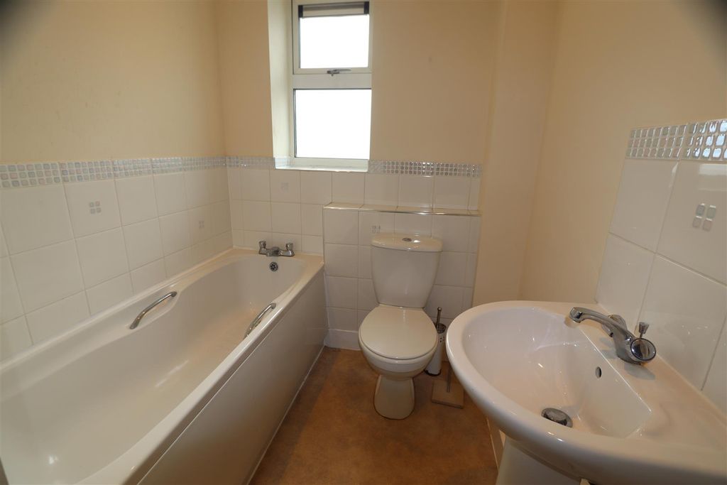 Property photo 2 of 13 Bath.Jpg
