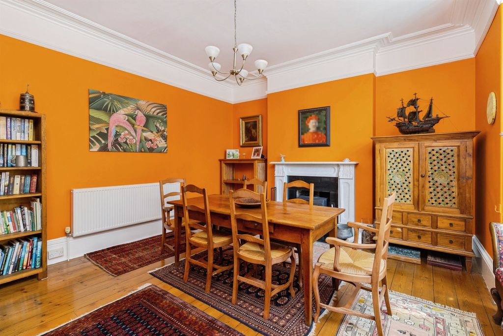 Additional image 7 of 4 bed semi-detached house for saleCourtenay Road, Newton Abbot TQ12