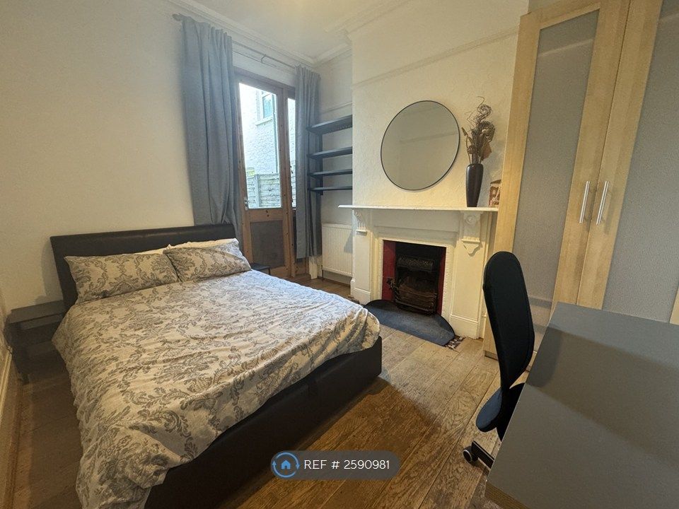 Property photo 1 of 8 Bedroom To Patio Door