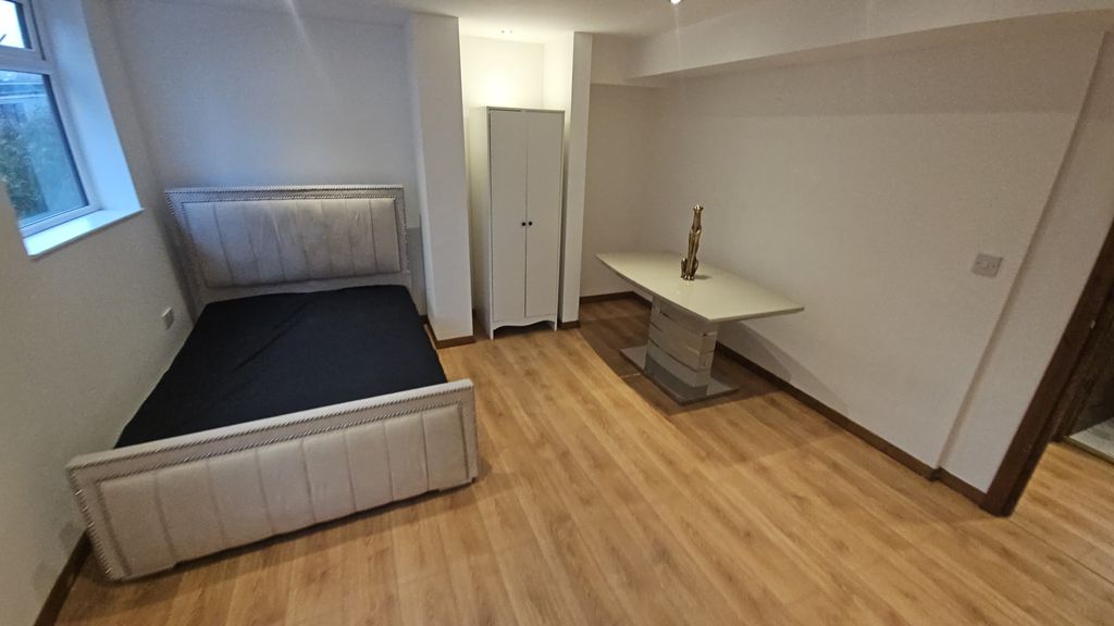 Property photo 1 of 12 Living Room