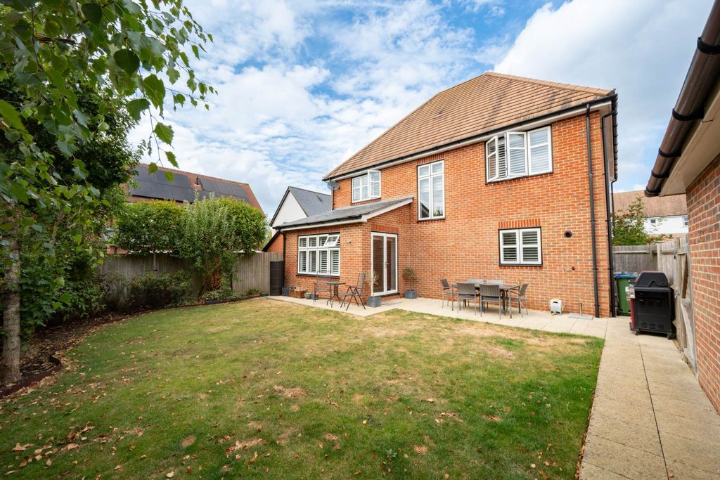Property photo 2 of 25