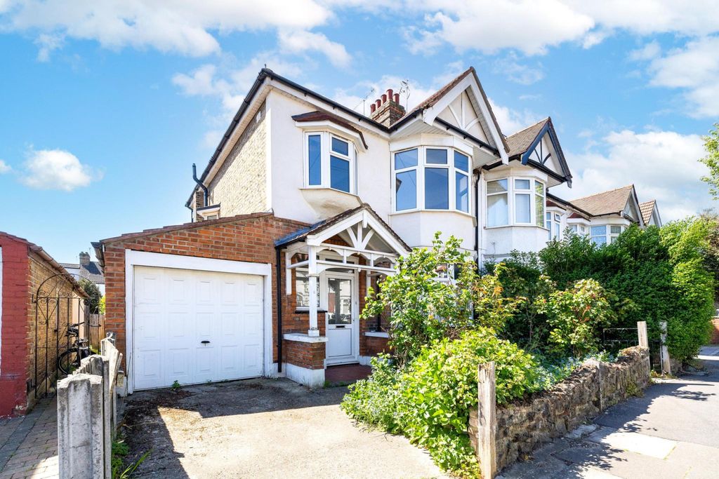 Property photo 1 of 12 3Â Bedroom End Terrace For Sale