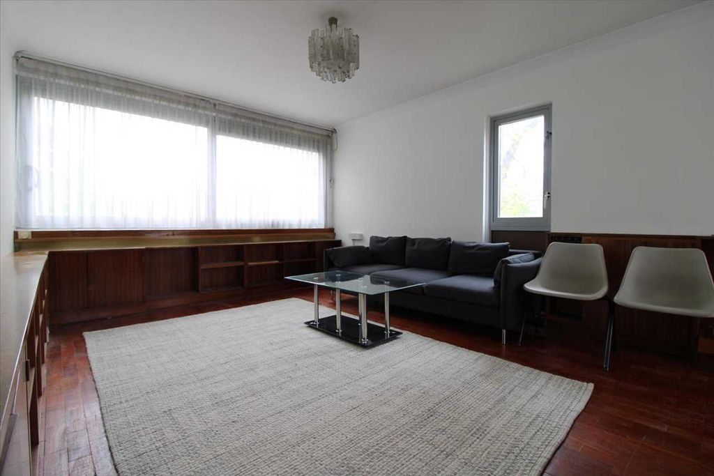 Property photo 3 of 7