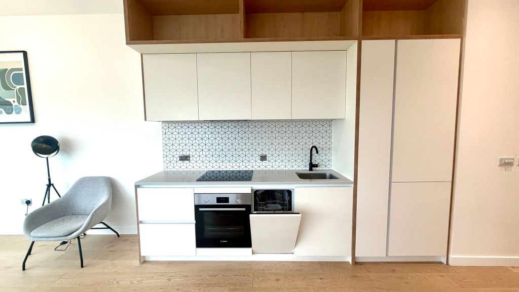 Property photo 2 of 18 Kitchen