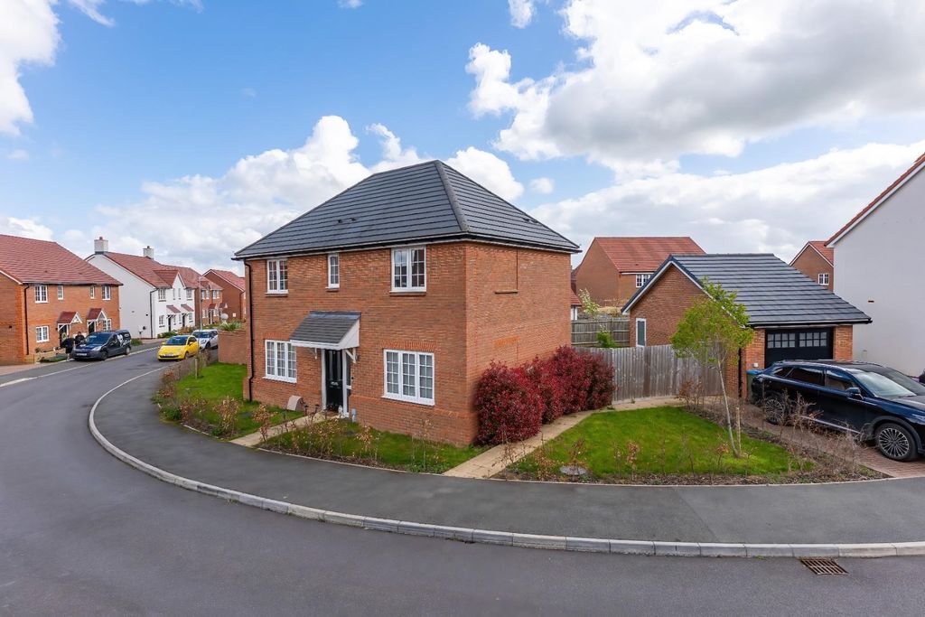 Property photo 1 of 26