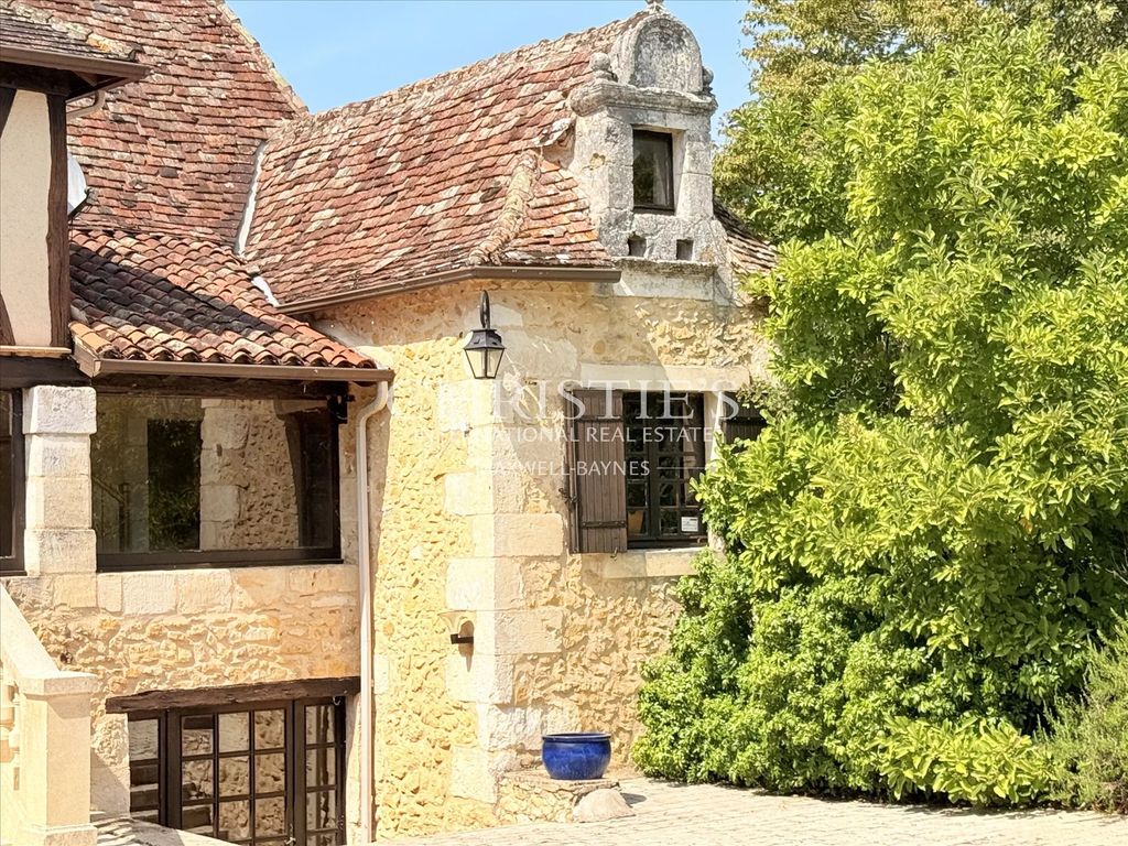 Property photo 2 of 55