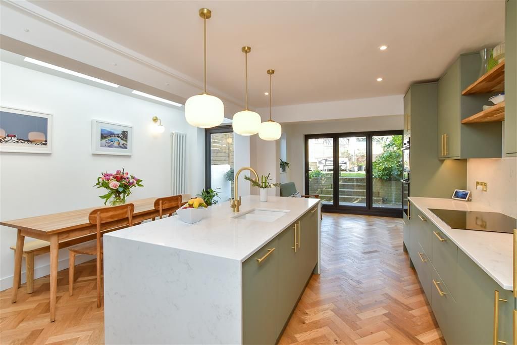 Property photo 3 of 22 Kitchen/ Breakfast Area